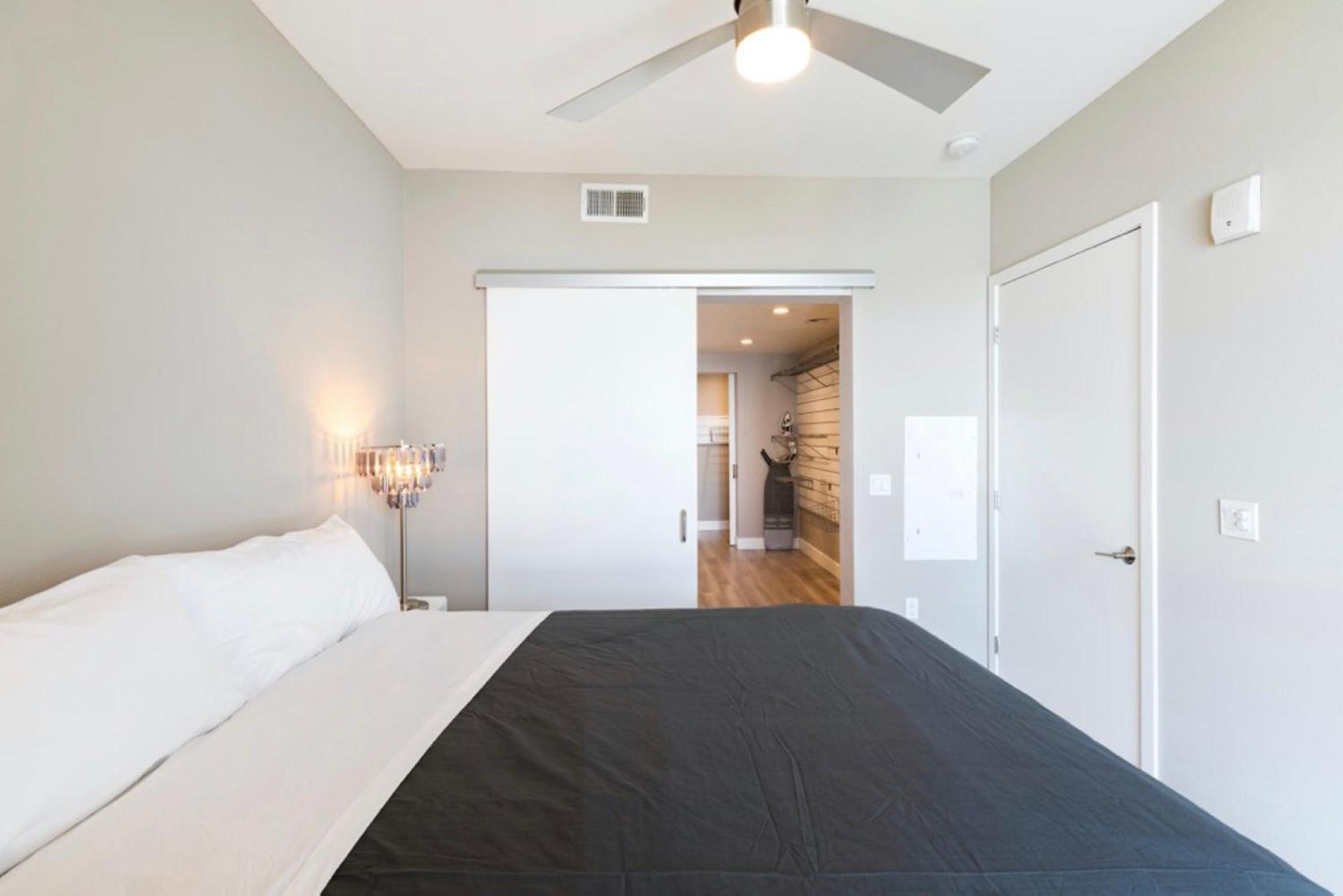 Apartment 2 Bedroom Modern Luxury La Na Los Angeles