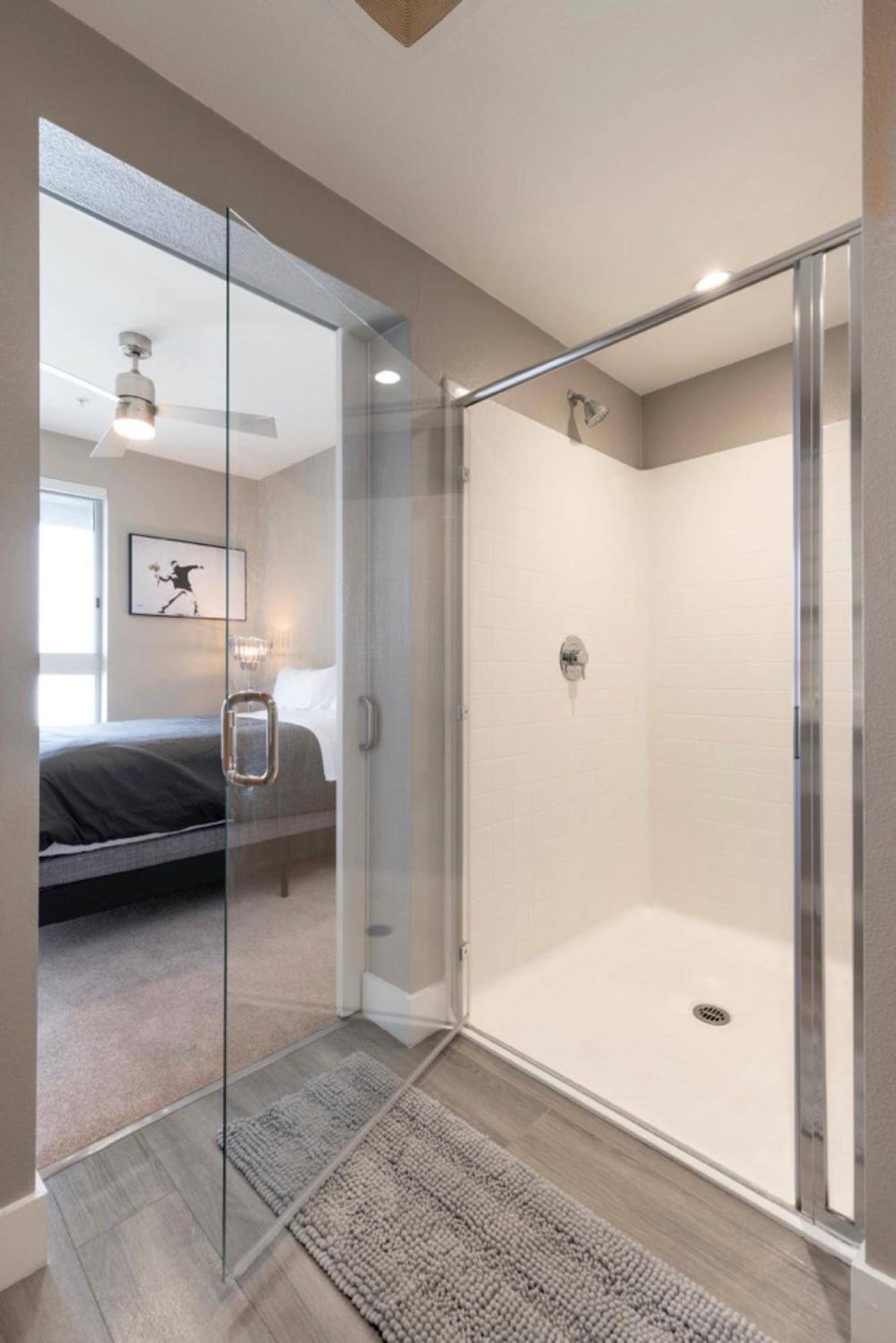 2 Bedroom Modern Luxury La Na Los Angeles